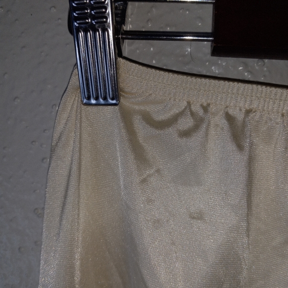 Vanity Fair M Half Slip Lace Trim Side Slit Lingerie - Picture 8 of 9